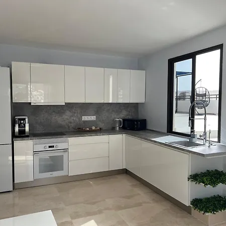 Bed & Breakfast 4 Bedroom Penthouse 180 M2 Huge Private Patio With Spectacular Views
